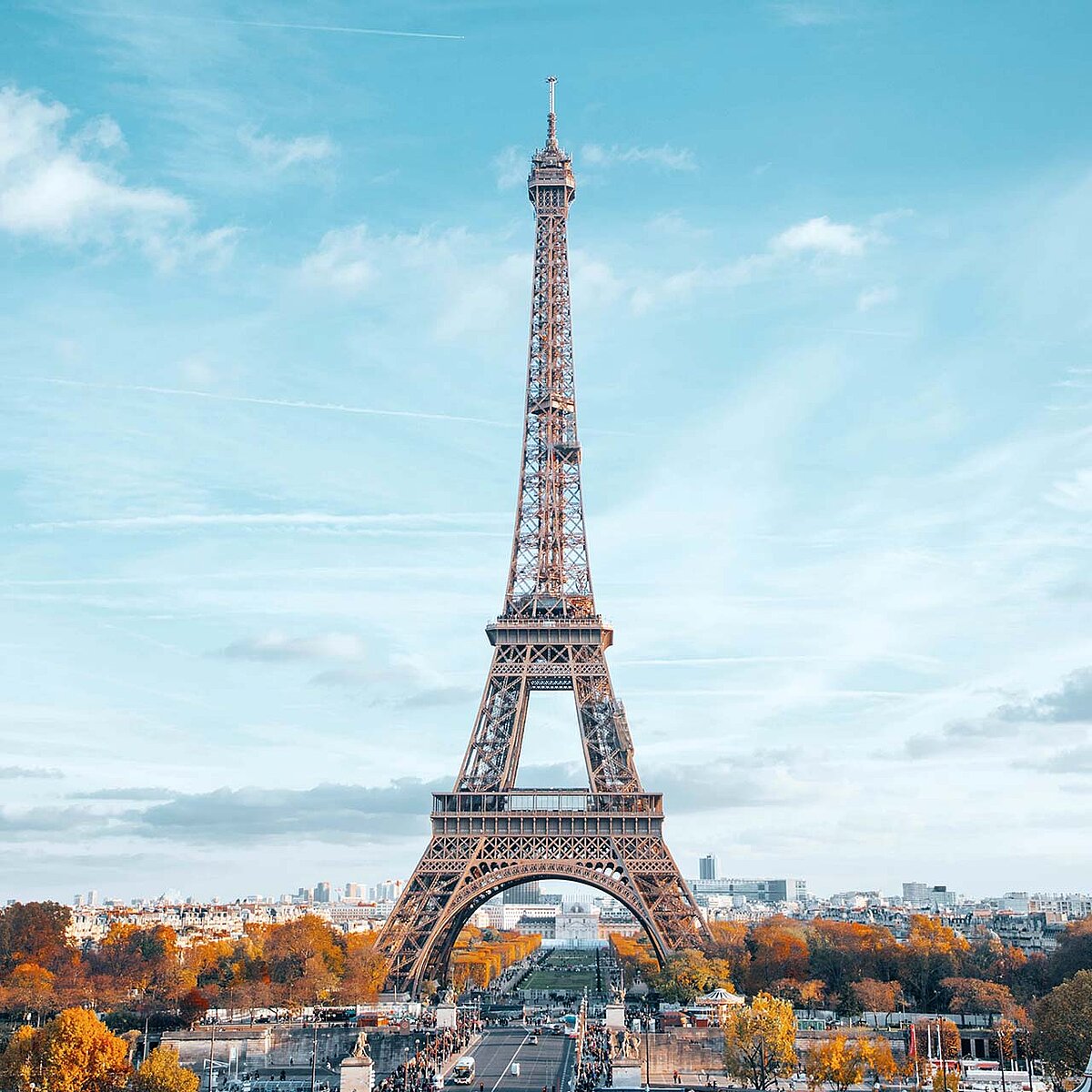 Eifel tower with blue sky